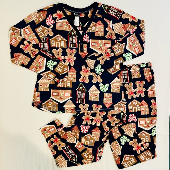 New Disney Gingerbread Pajamas Set Womens Large Mickey Minnie Mouse Christmas - Picture 1 of 3